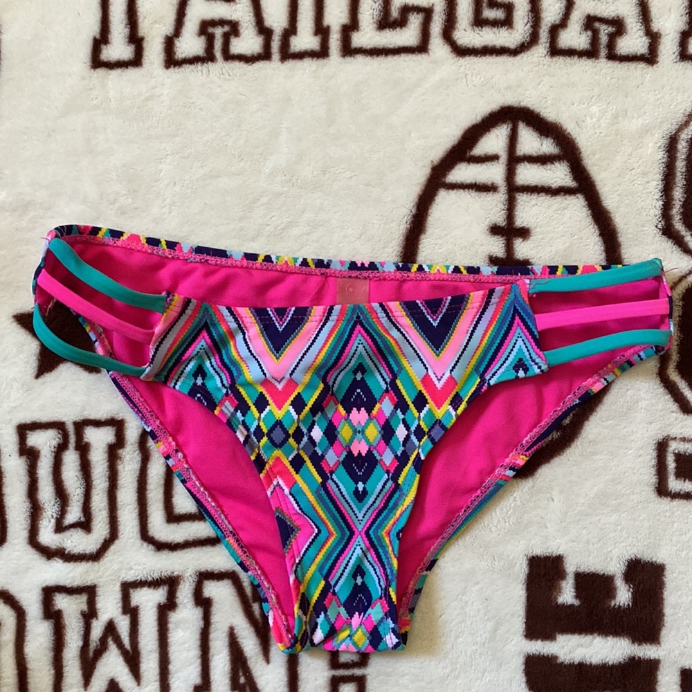 Bikini Set 👙 - Picture 5 of 8
